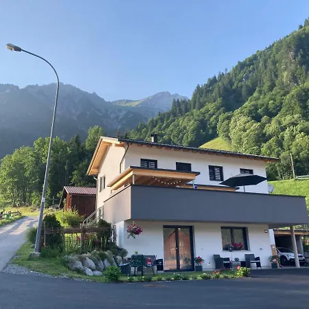 Haus Bazigg Apartamento